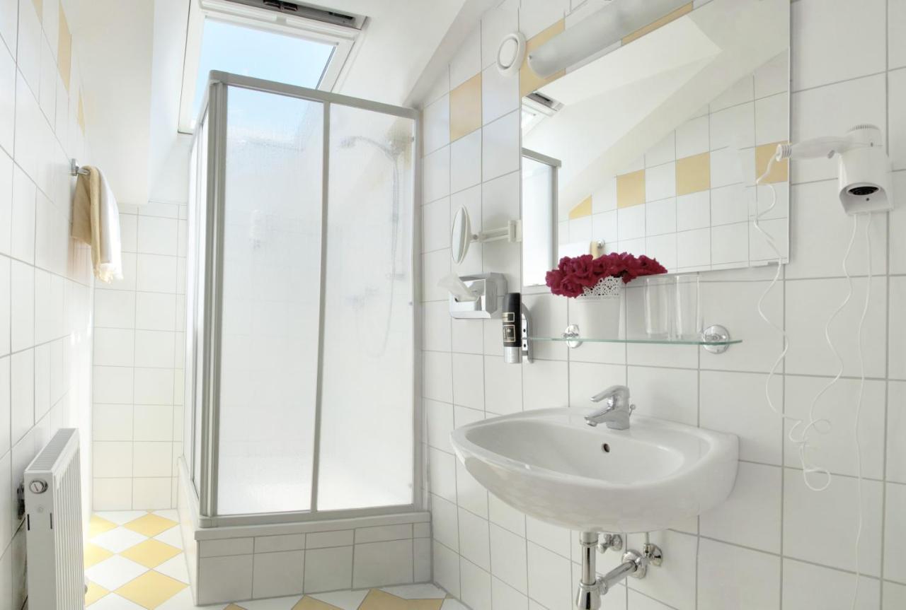 Bellis Hotel Sankt Urban Екстер'єр фото
