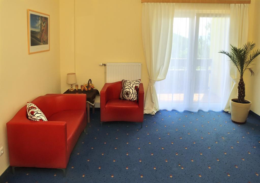 Bellis Hotel Sankt Urban Екстер'єр фото